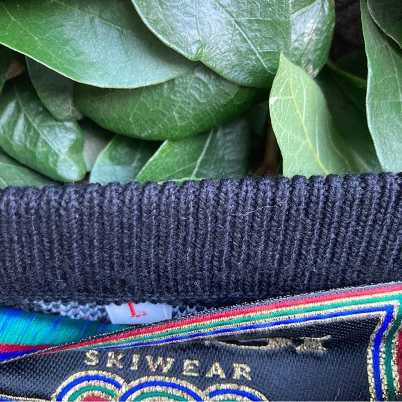 OSSI Skiwear Acrylic and Wool Blend Knit Sweater - Picture 6 of 10